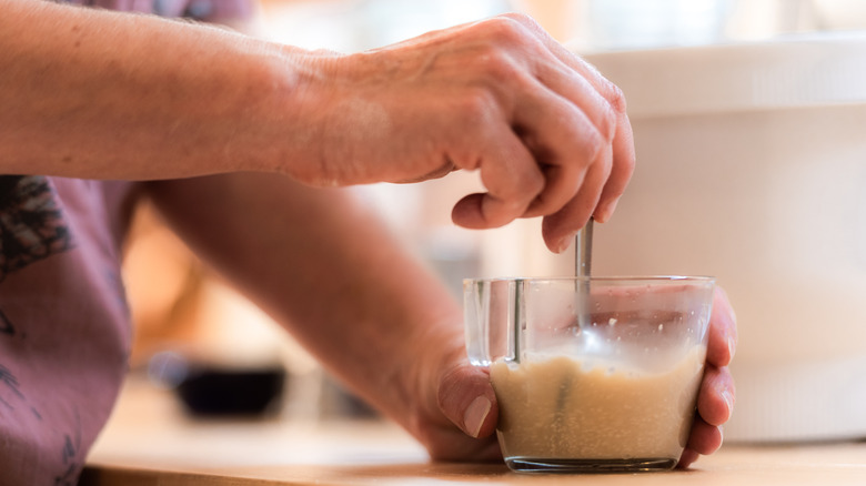 Mixing yeast water for bread