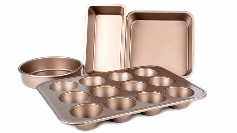 Bakeware set on white