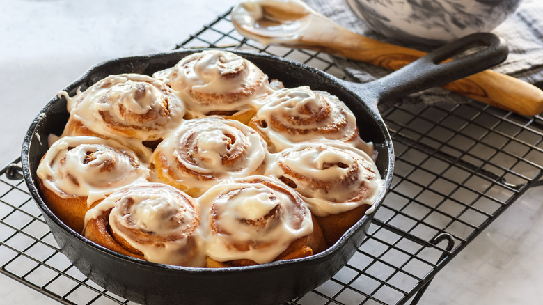 Cinnamon rolls 