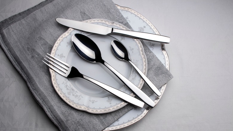 Flatware with plate