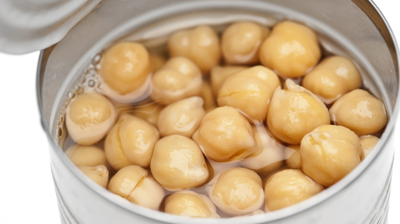 Canned chickpeas in aquafaba