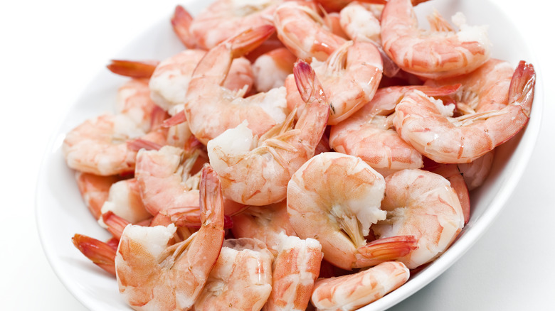 bowlful of unpeeled shrimp