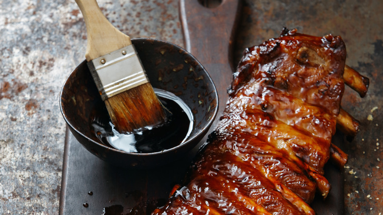 Barbecue sauce with ribs