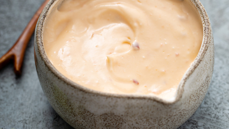 Creamy Russian dressing sauce