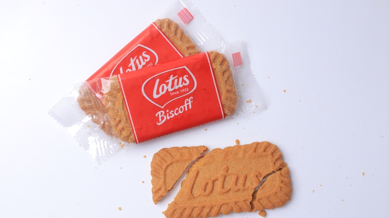 Biscoff cookie with wrapper