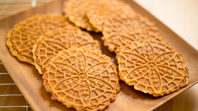 Italian pizzelle cookies