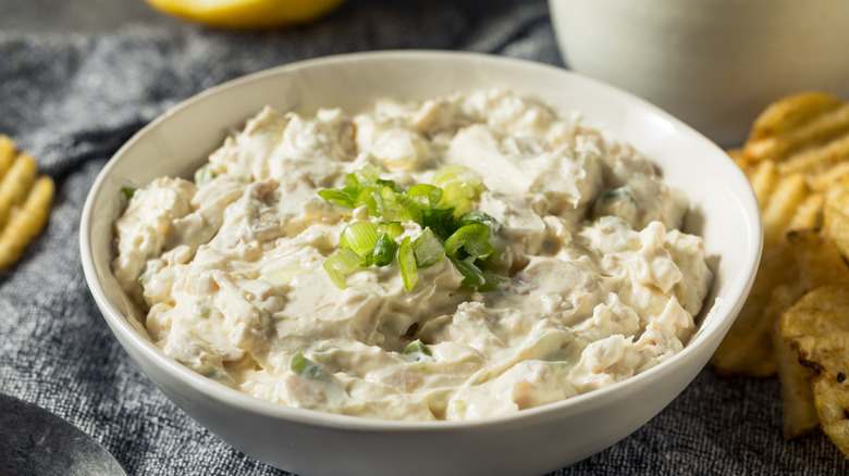 Clam dip with potato chips