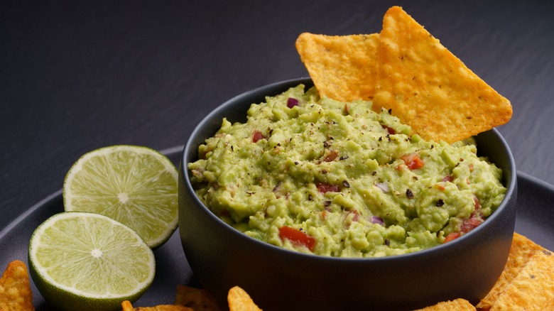 Guacamole dips with chips