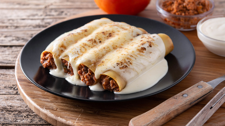 Stuffed cannelloni on a plate