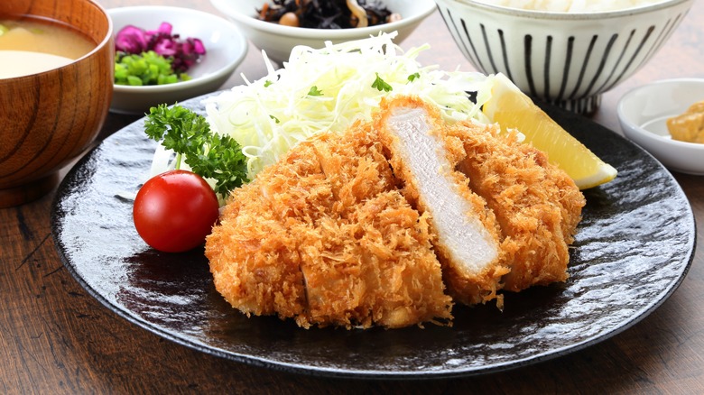 tonkatsu on plate