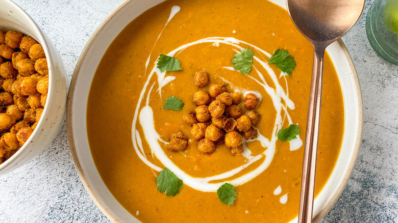 Creamy sweet potato curry soup