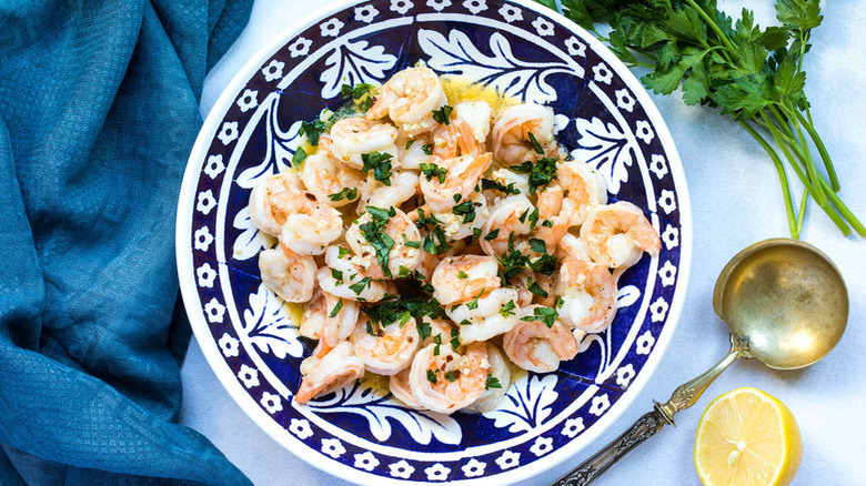 garlic shrimp with herbs