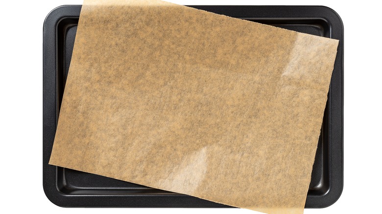 Baking pan with parchment paper