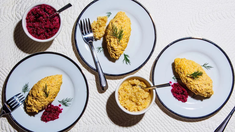 Gefilte fish with spicy horseradish