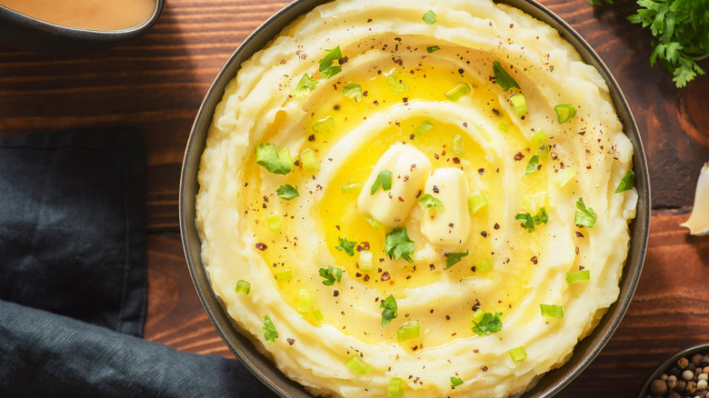 Mashed potatoes with chives