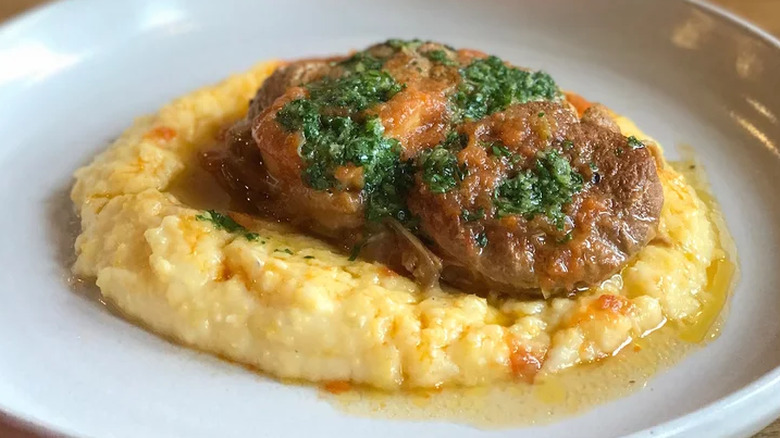 Osso buco on polenta