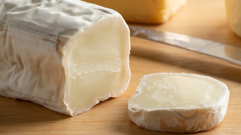 Chevre cheese sliced