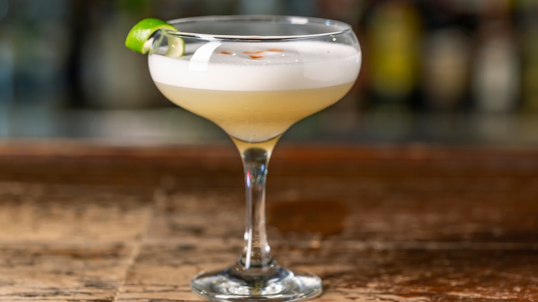 Pisco sour cocktail