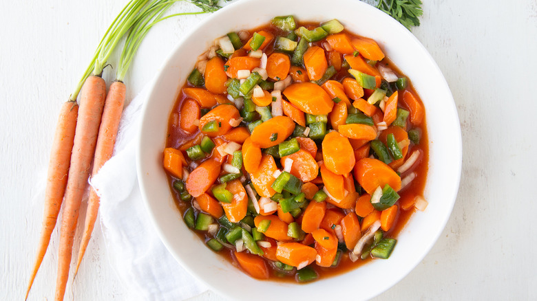 carrot salad in dish 