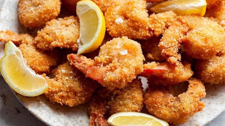 Panko fried shrimp and lemon