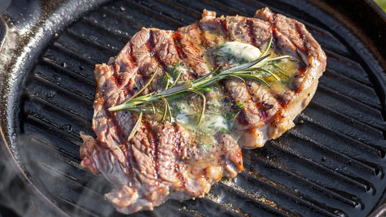 steak in grill pan