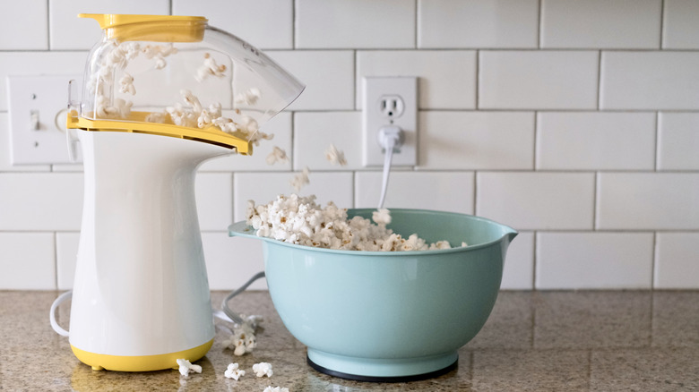 popcorn popping machine