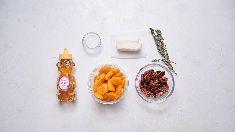 goat cheese apricot appetizer ingredients