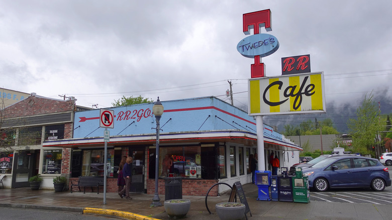 Twede's Cafe on a cloudy day in Washington