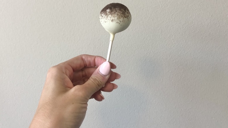 Cookies & cream cake pop