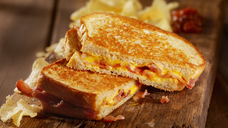 grilled cheese with bacon