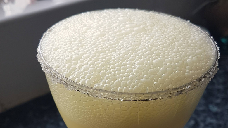 foamy snowball cocktail