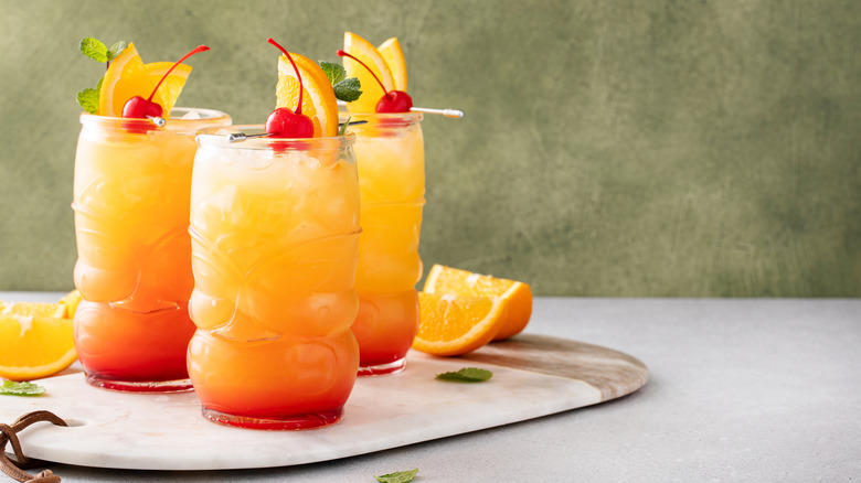 rum punch cocktail