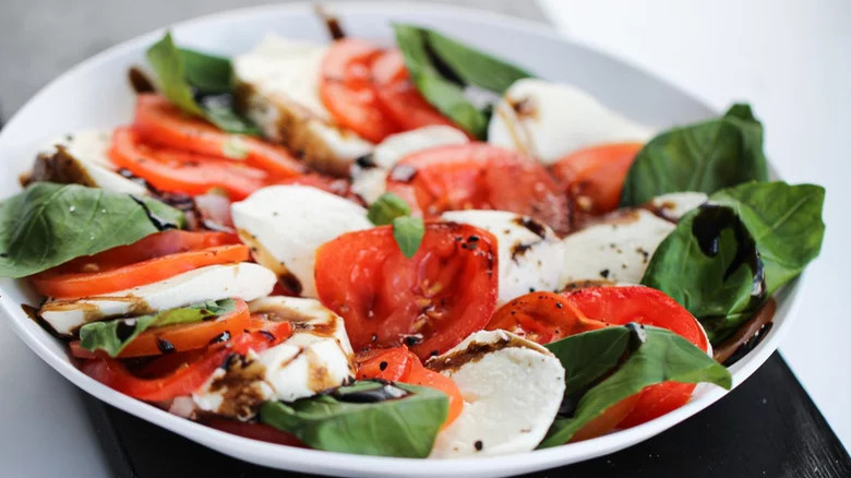 Fresh Tomato And Mozzarella Salad