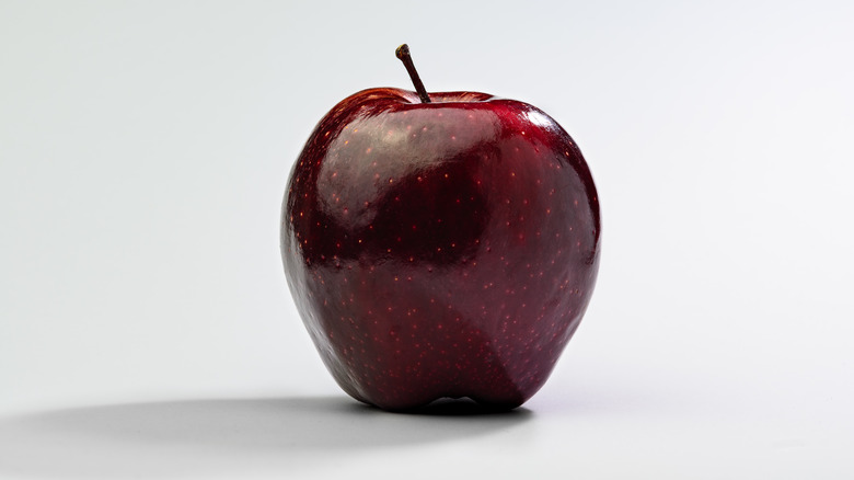 Red Delicious apple