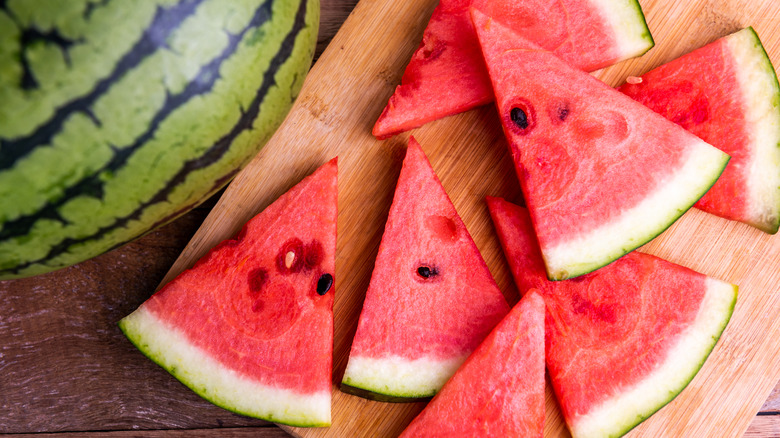 Overview of watermelon slices