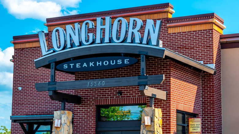 Longhorn Steakhouse exterior sign