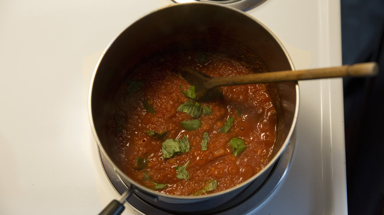 finished tomato and basil sauce 