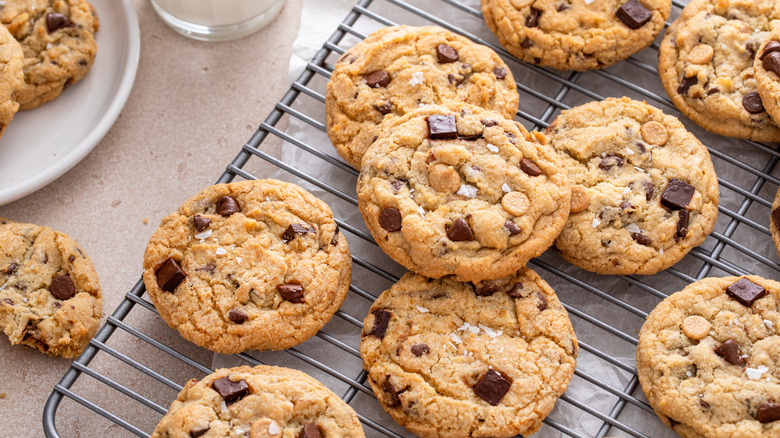 freshly baked cookies