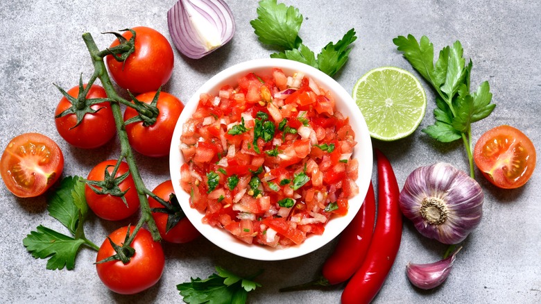 Salsa in bowl 