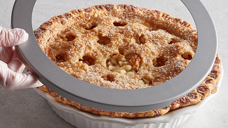 Pie crust protector and pie