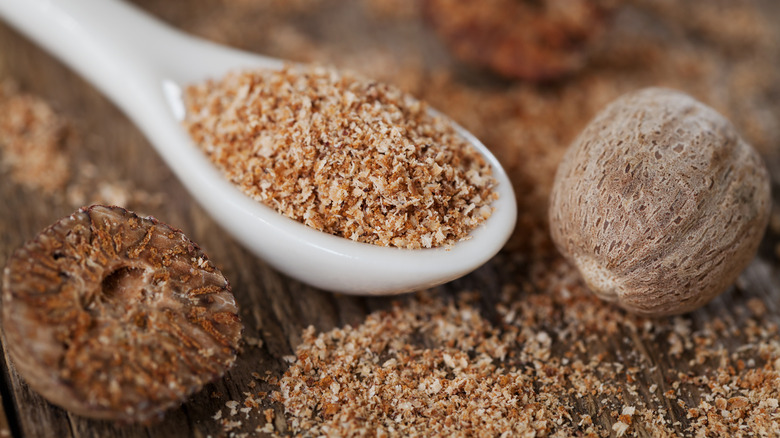 Whole and grated nutmeg