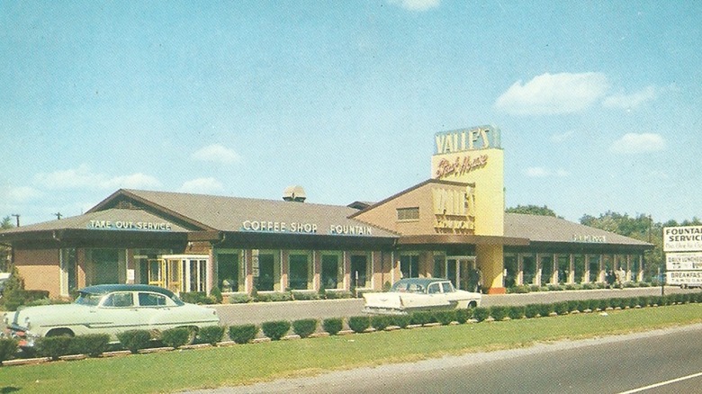 Valle's Steakhouse location in Kittery, Maine in the 1950s