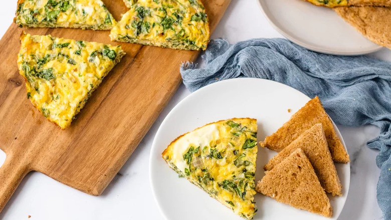 Spinach quiche with whole grain toast