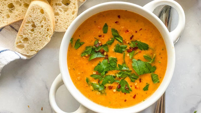 Red pepper soup with bread