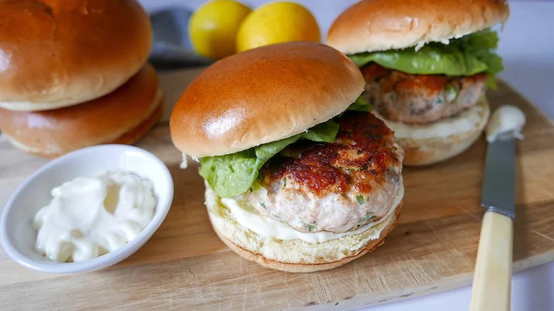 Salmon burgers