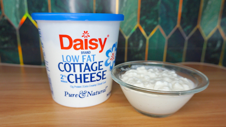 container of Daisy cottage cheese