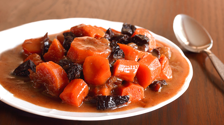 Carrot and prune tzimmis stew