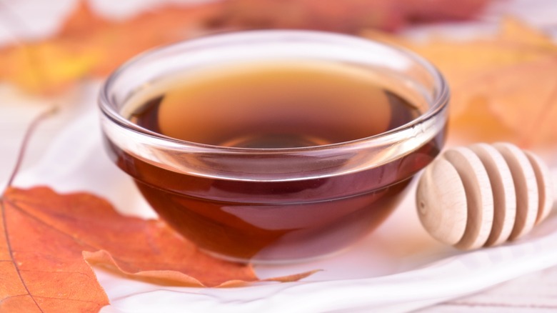 maple syrup in glass bowl