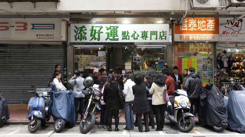 Crowd forming outside popular Chinese restaurant