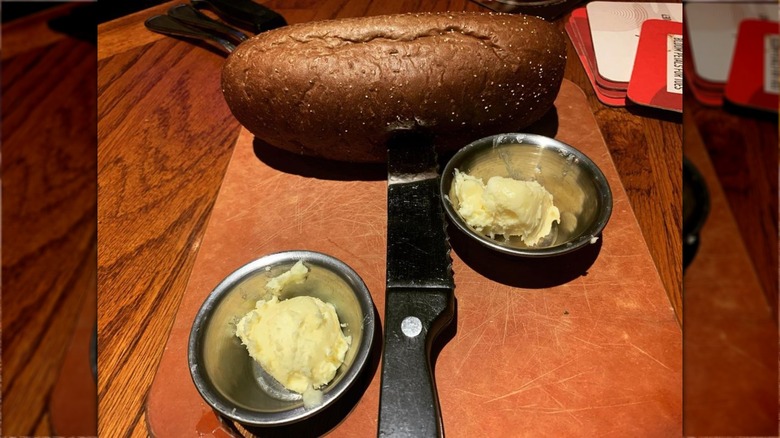 outback steakhouse honey wheat bread